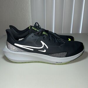 NIKE AIR ZOOM PEGASUS SHIELD NEW, size 14, very comfy, last one! DO7625 002